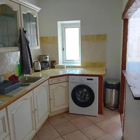 Complet Jusque 6 Personnes * Cruis