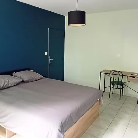 Complet Jusque 6 Personnes Cruis